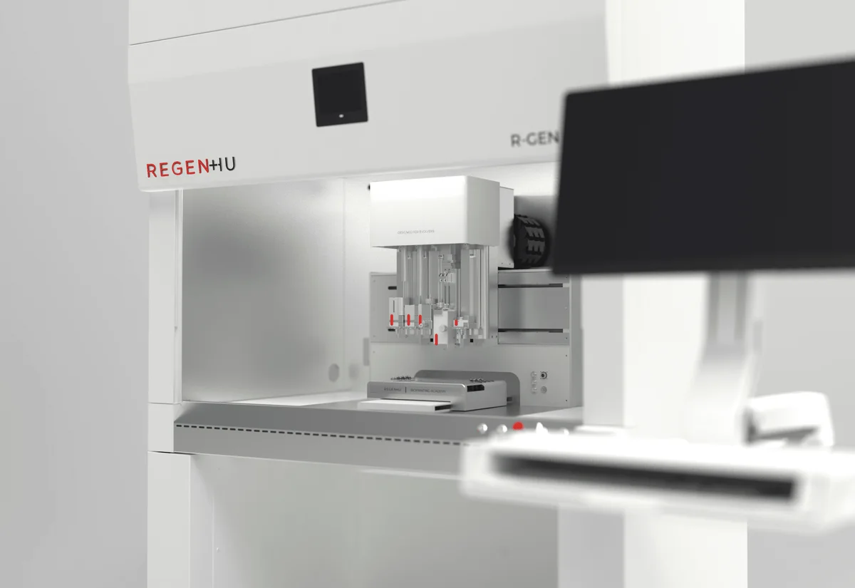 Биопринтер RegenHU R-GEN 200 в боксе биобезопасности