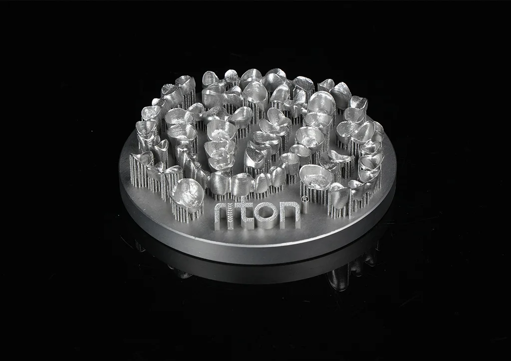 Зубные изделия на платформе, напечатаны на Riton MCUBE